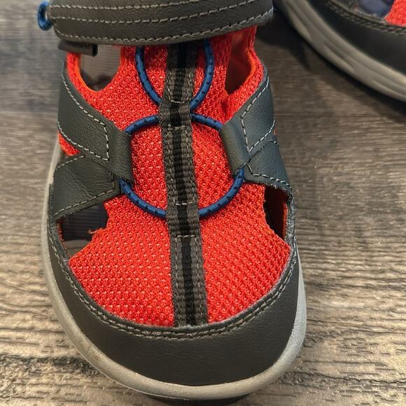 Columbia Boy’s size 2 Techsun Wave Red/Charcoal Gray Water Sandal - Picture 11 of 11